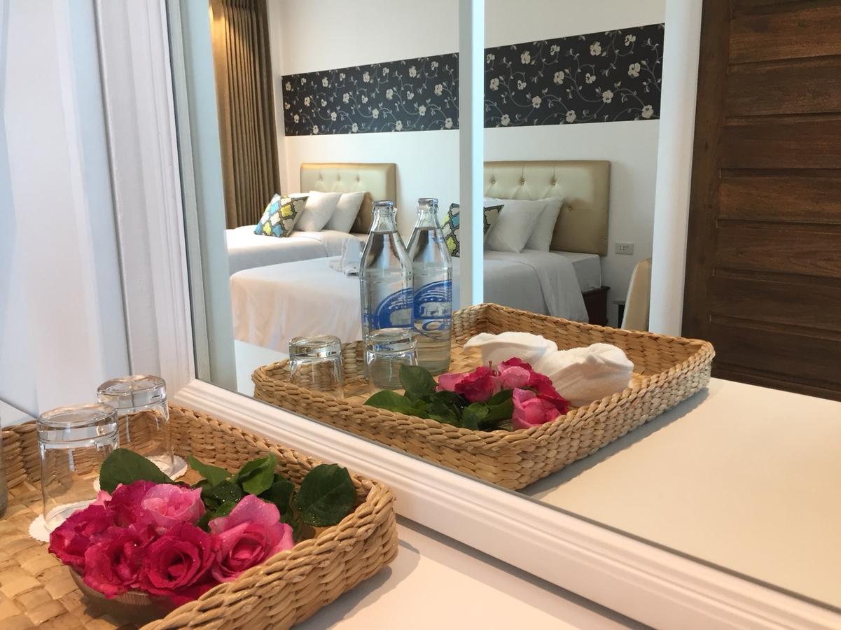 Phetcharat Grand Hotel Maesot Mae Sot Exterior photo