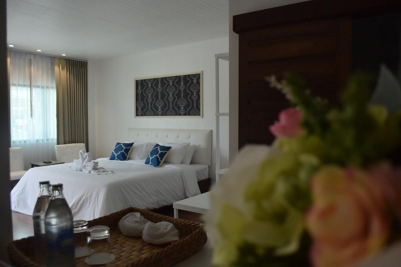 Phetcharat Grand Hotel Maesot Mae Sot Exterior photo